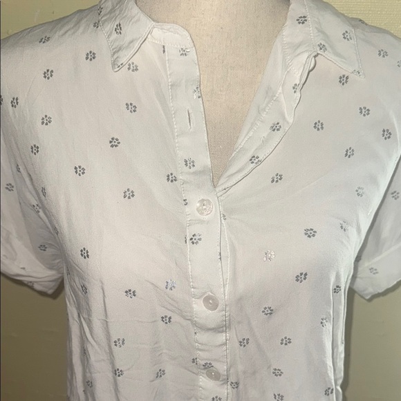 Cropped Button Down with Silver Embellishments - Picture 7 of 9